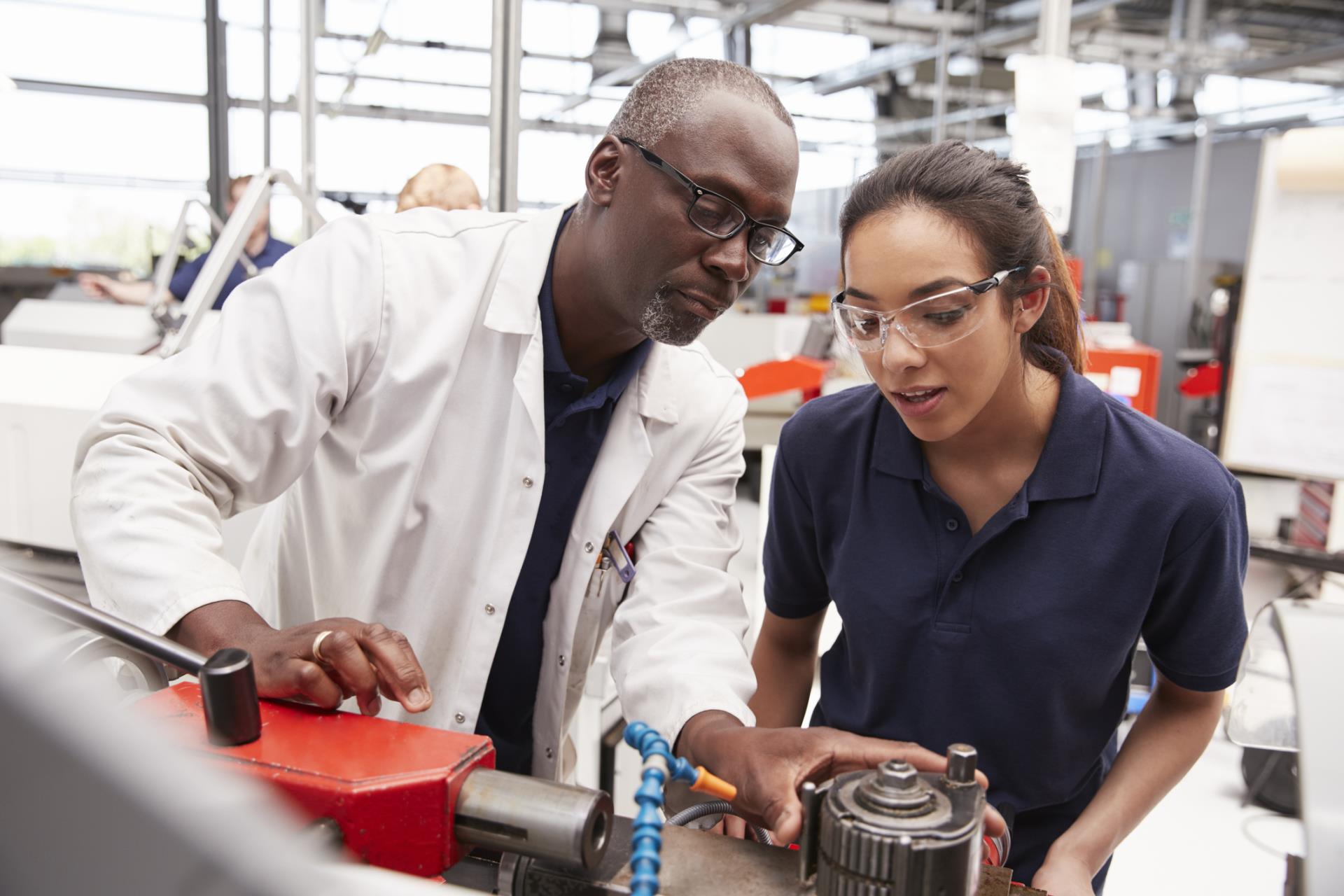 TD GettyImages-woman apprentice